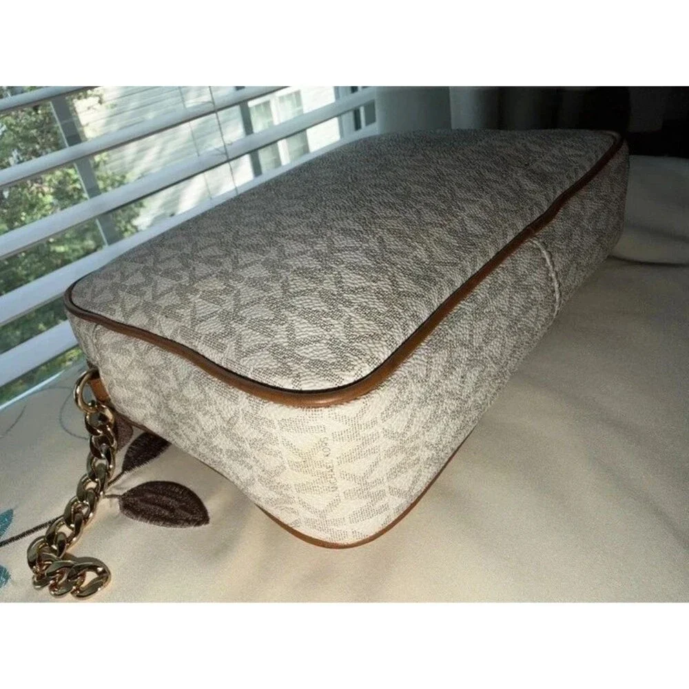 NWT Michael Kors Jet Set Large East West Crossbody Bag Vanilla / Acorn